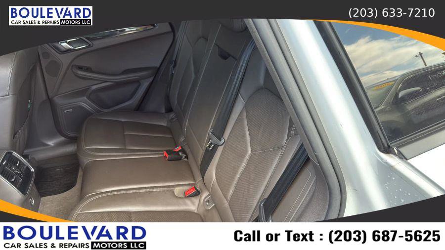 Used 2017 Porsche Macan S image 30