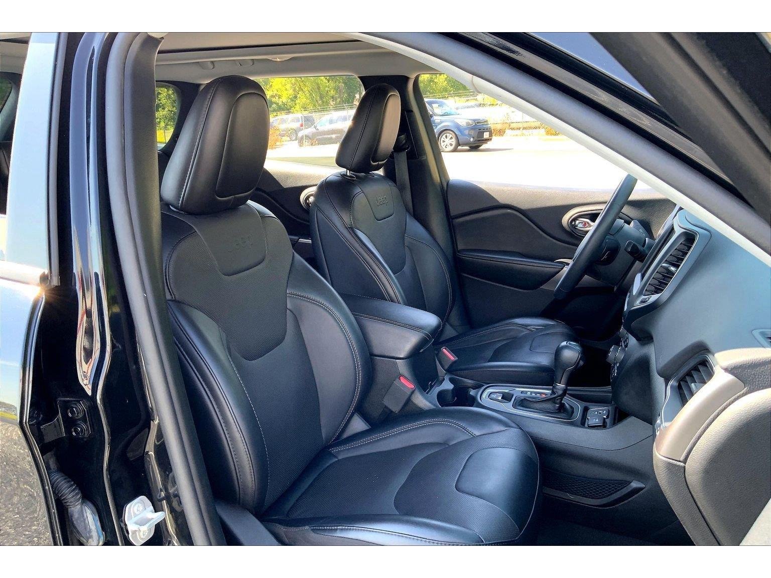 Used 2022 Jeep Cherokee Latitude Lux w/ Sun & Sound Group FWD image 7