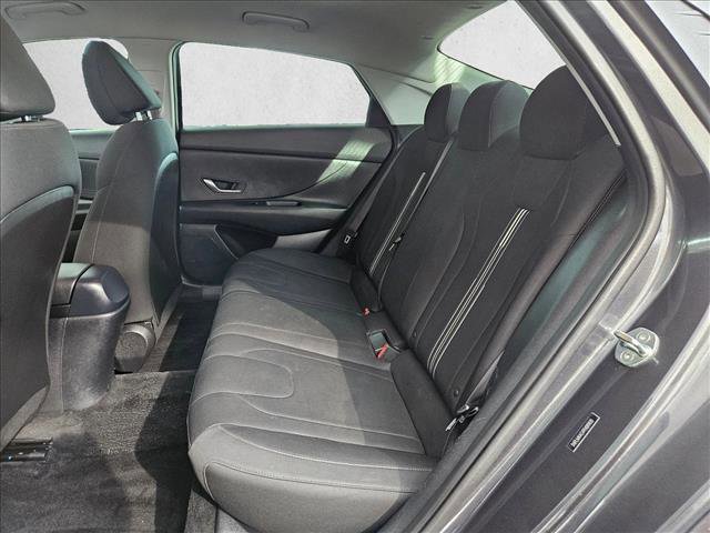 Used 2023 Hyundai Elantra SEL FWD image 15