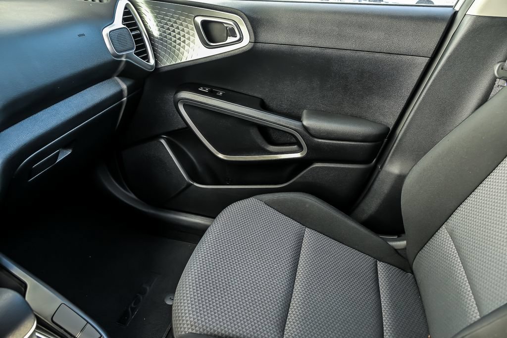 Used 2022 Kia Soul LX w/ Technology Package FWD image 27