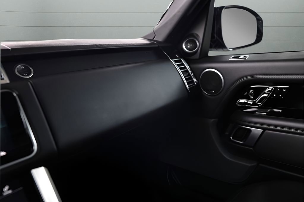 Used 2022 Land Rover Range Rover P525 Westminster Edition image 53