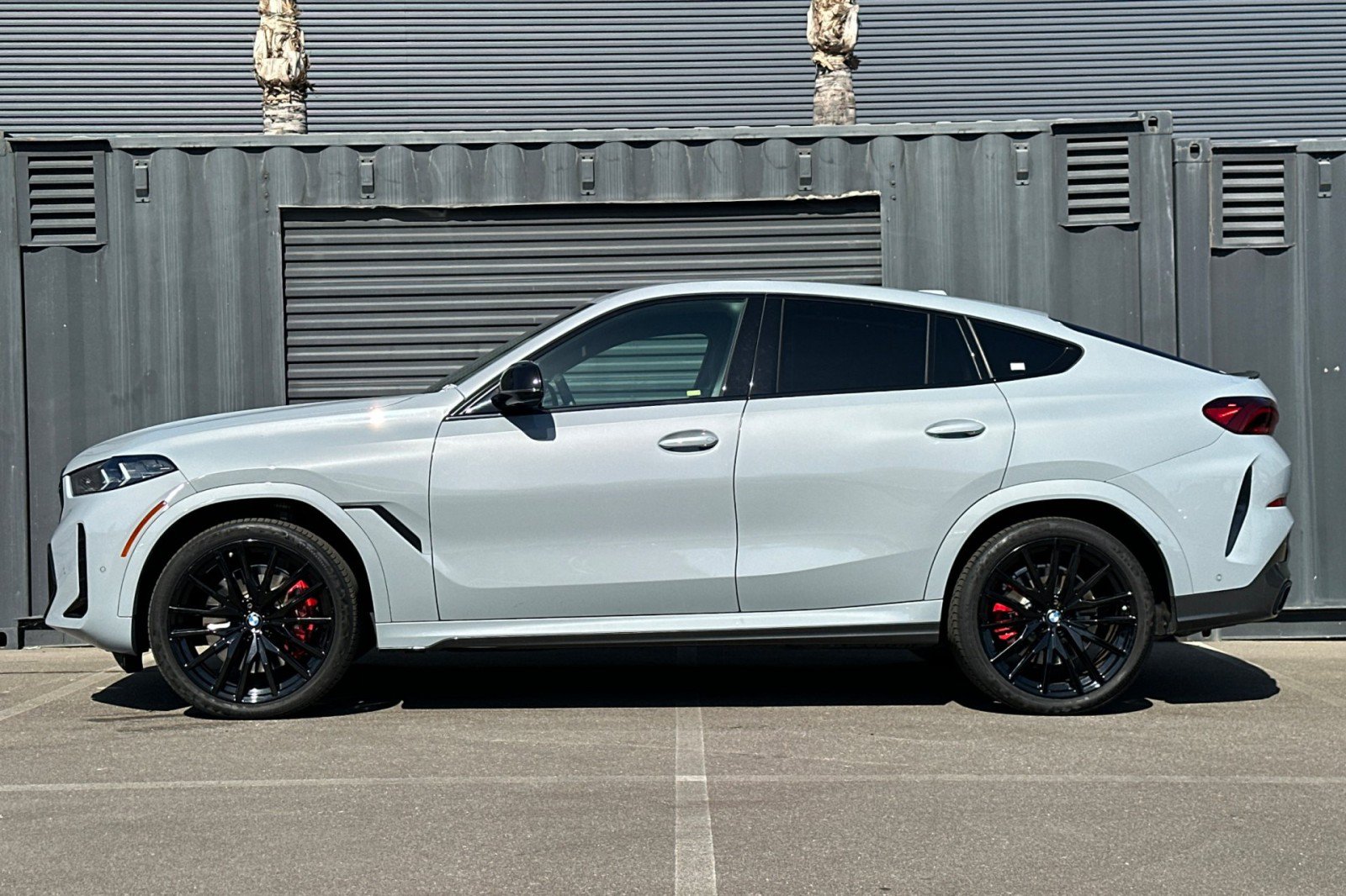 Used 2024 BMW X6 M60i w/ Dynamic Handling Package AWD/4WD image 2