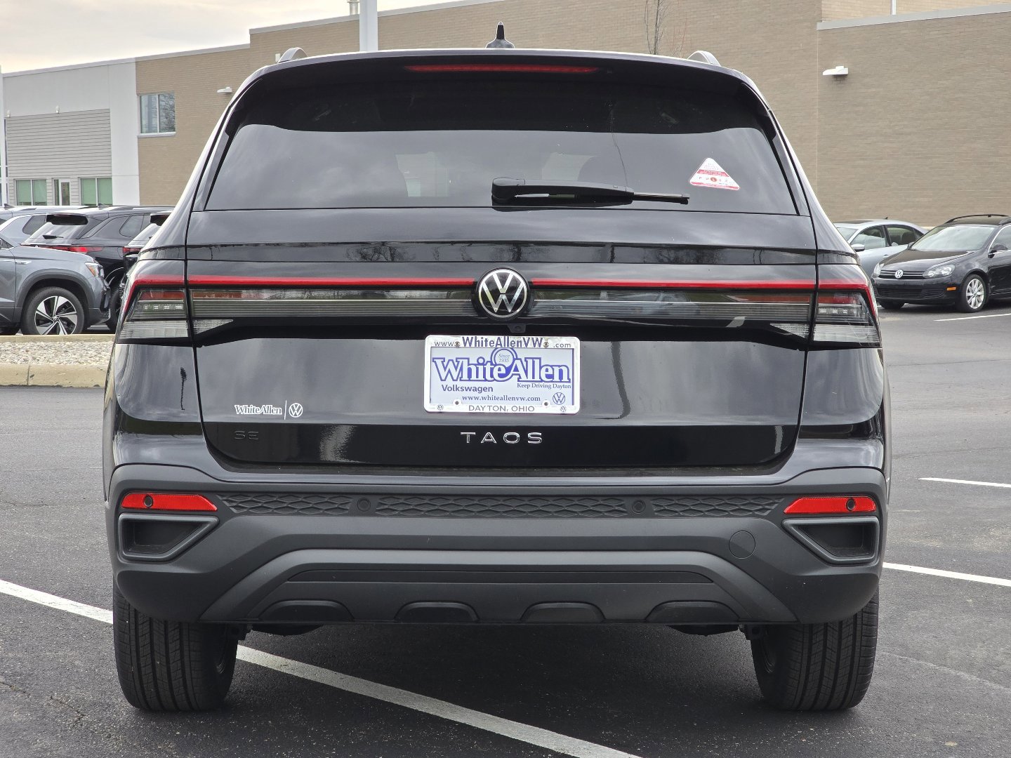 New 2026 Volkswagen Taos SE FWD image 10
