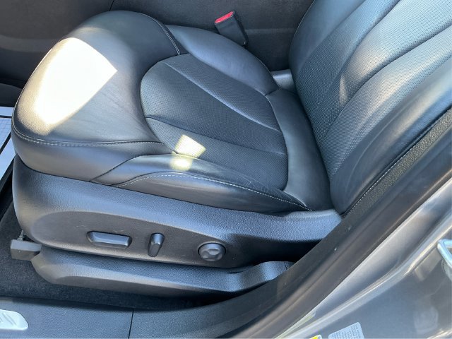 Used 2019 Buick Envision Essence AWD/4WD image 29