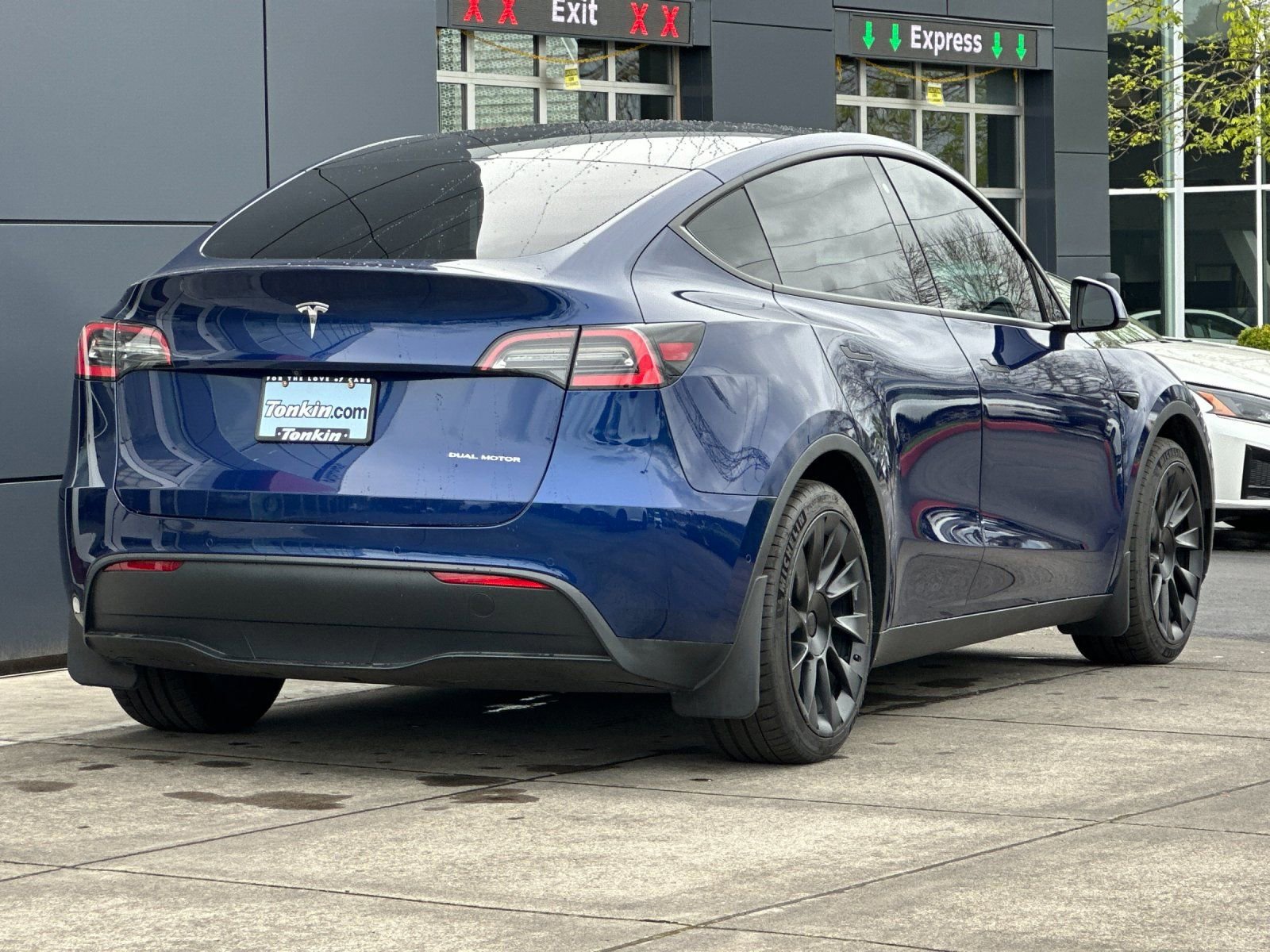 Used 2021 Tesla Model Y Long Range AWD/4WD image 3