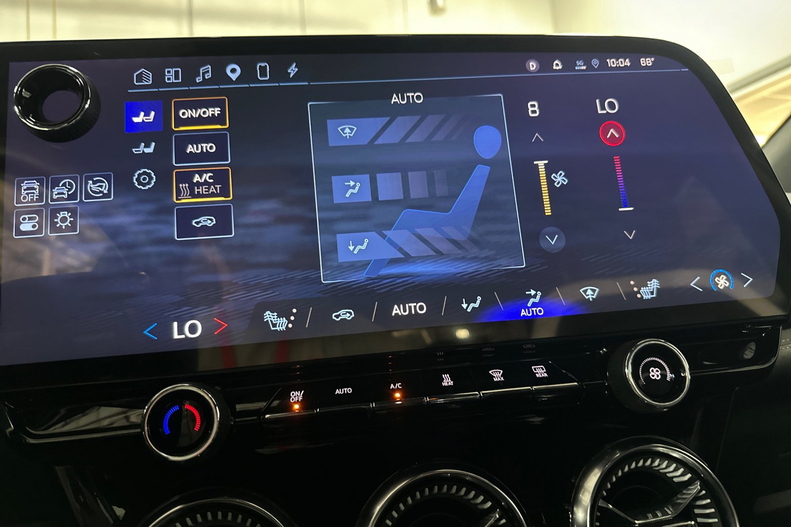 Used 2024 Chevrolet Blazer EV LT AWD/4WD image 29
