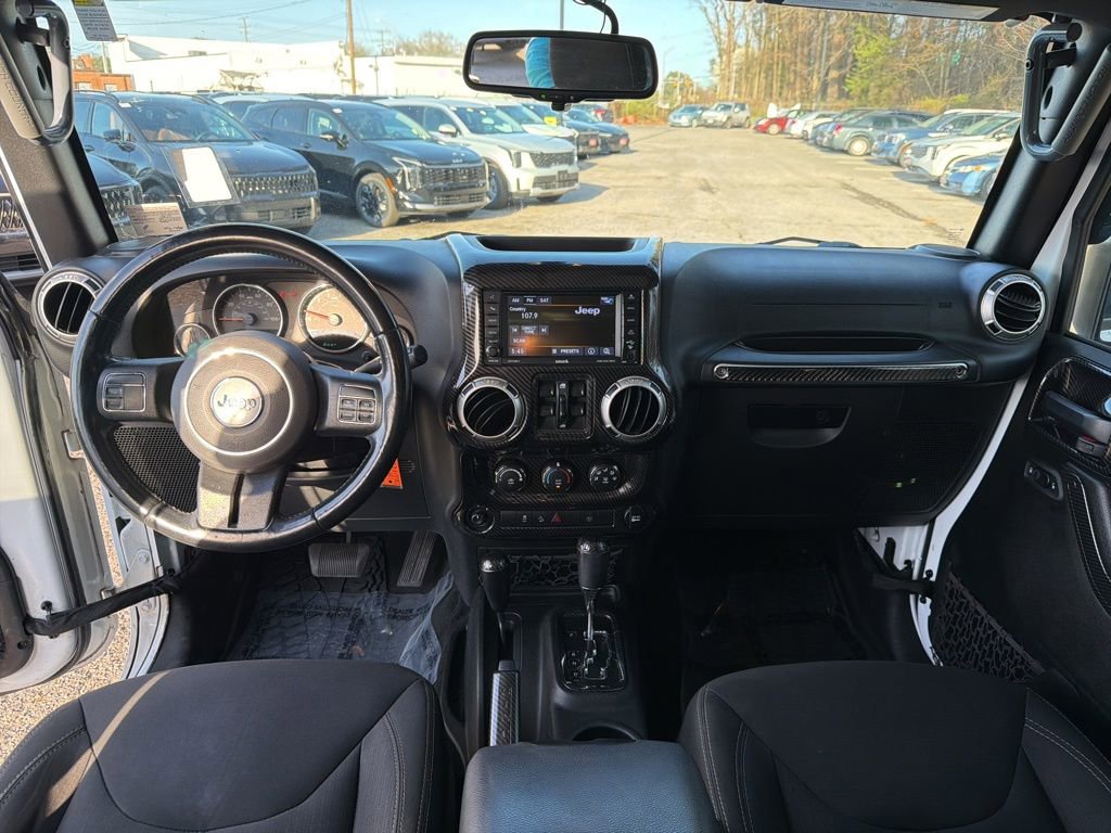 Used 2018 Jeep Wrangler Unlimited Sahara image 18