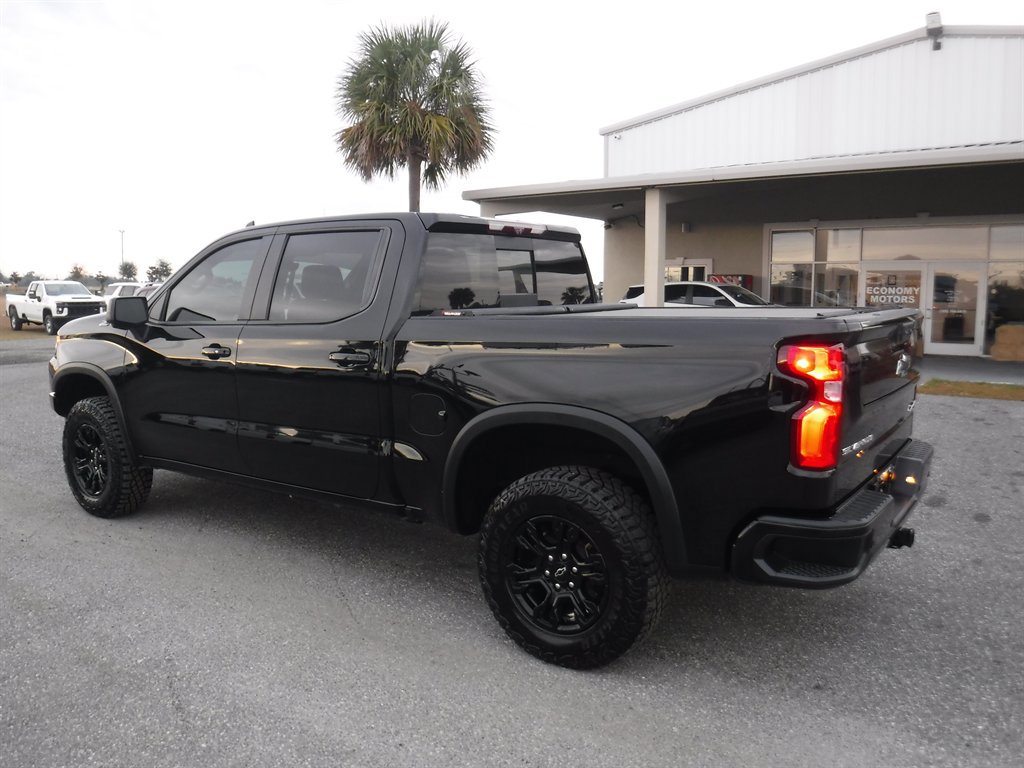 Used 2022 Chevrolet Silverado 1500 ZR2 w/ Technology Package image 11
