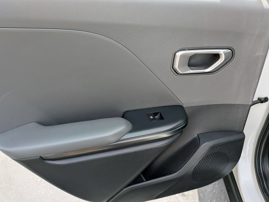 Used 2025 Kia K4 FWD image 25