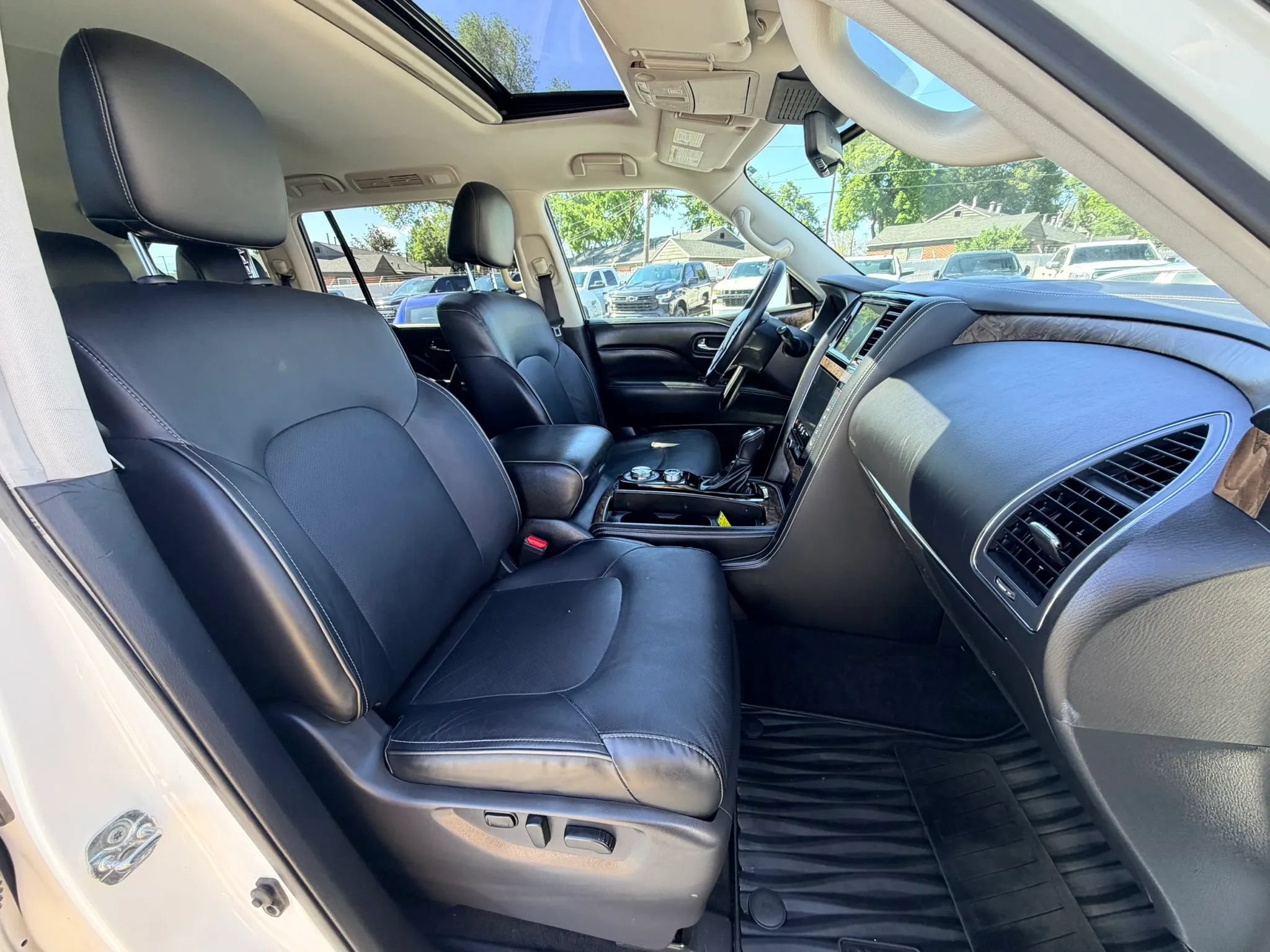 Used 2021 INFINITI QX80 Premium Select w/ All-Season Package AWD/4WD image 27