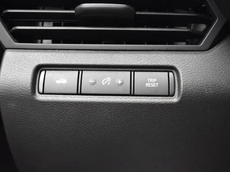 Used 2025 Nissan Altima 2.5 SV image 21