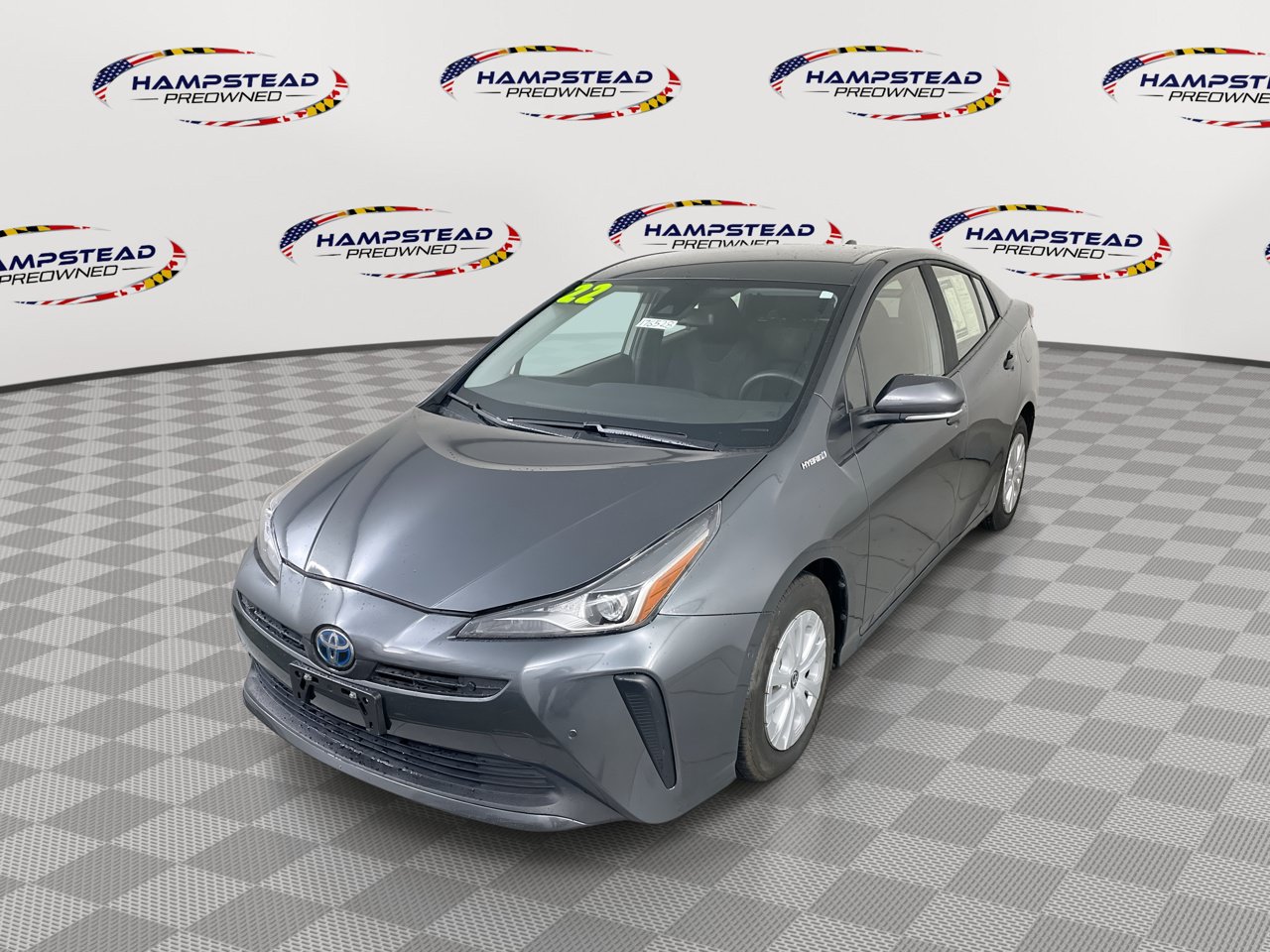 Used 2022 Toyota Prius LE FWD image 1