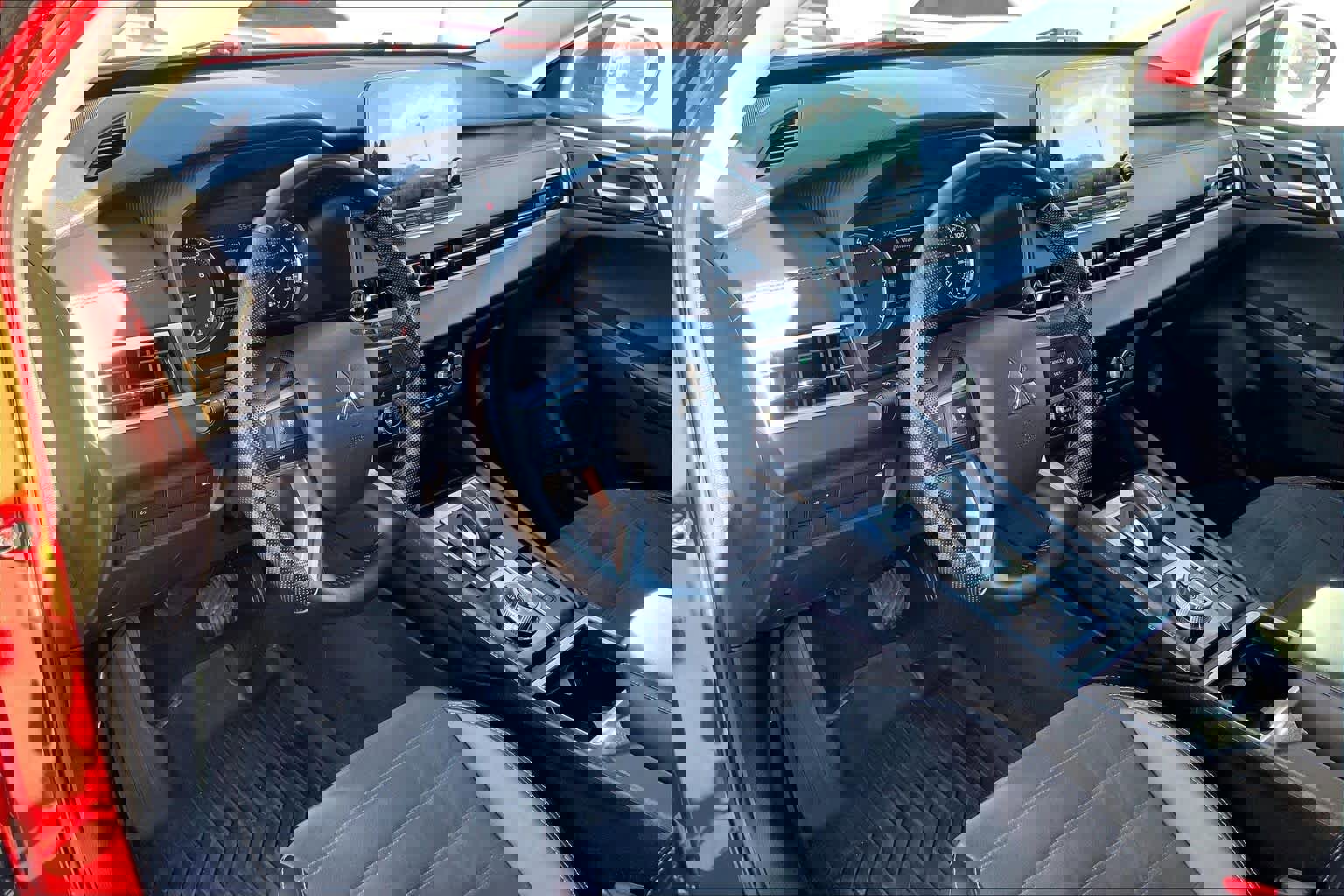 Used 2024 Mitsubishi Outlander SE image 18