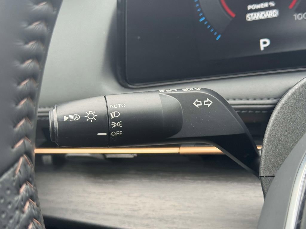 Used 2024 Nissan Ariya AWD image 22