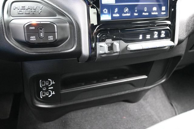 Used 2025 RAM 2500 Big Horn AWD/4WD image 45