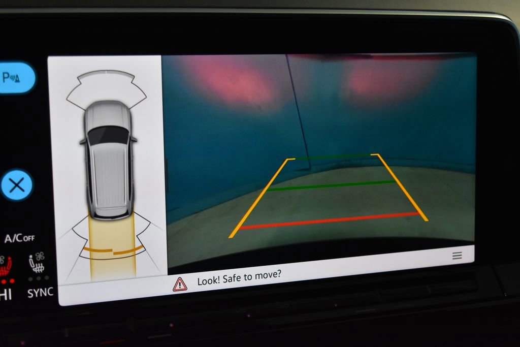 Certified 2025 Volkswagen Atlas SE image 11