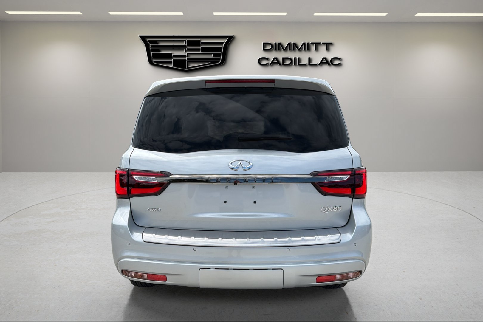 Used 2023 INFINITI QX80 Premium Select w/ Cargo Package AWD/4WD image 4