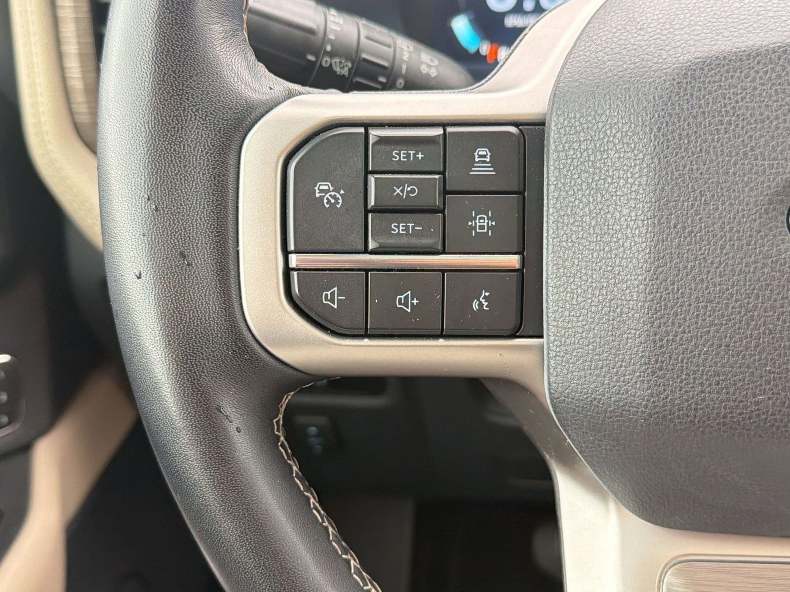 Used 2023 Ford Expedition Limited image 16