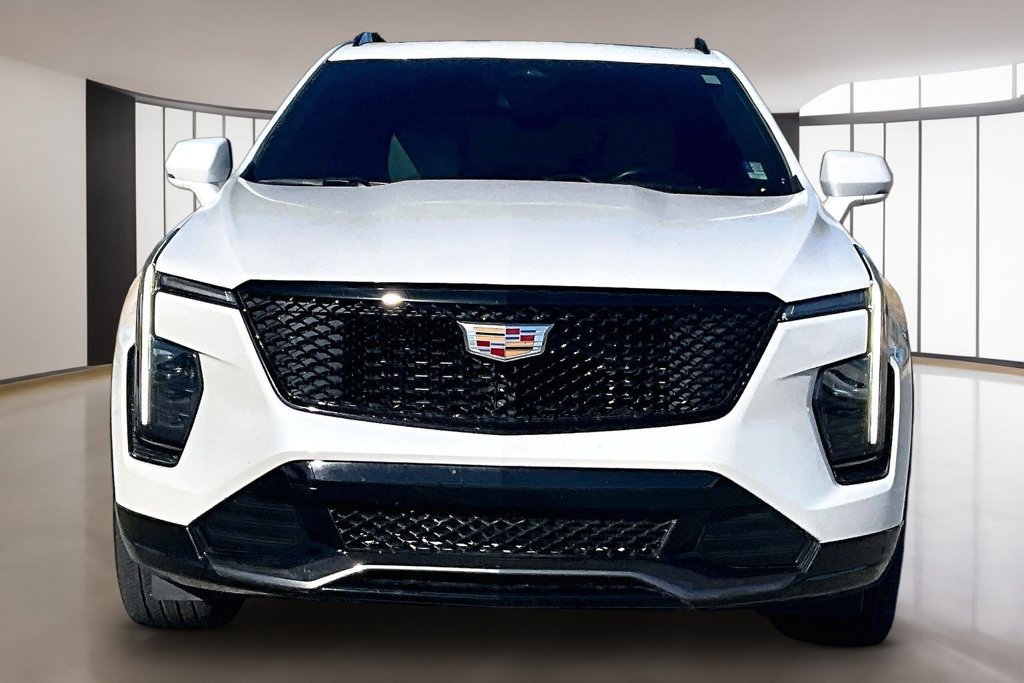 Used 2024 Cadillac XT4 Sport FWD image 3