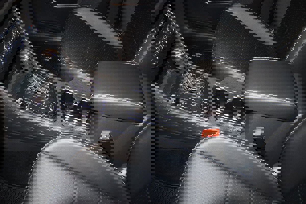 Used 2021 Volkswagen Tiguan SE w/ Panoramic Sunroof Package image 35