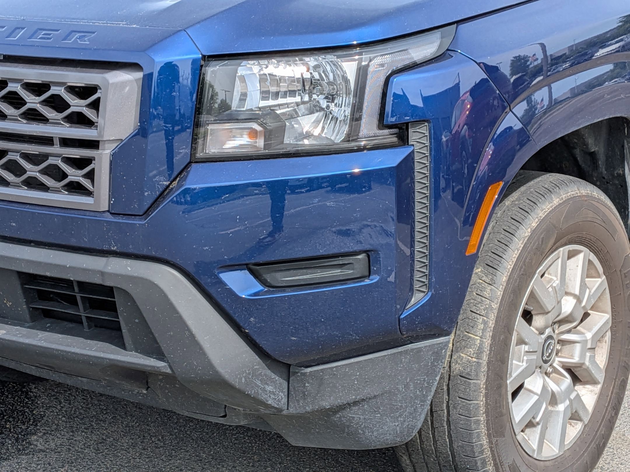 Used 2022 Nissan Frontier SV w/ Technology Package RWD image 9