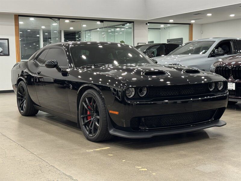 Used 2023 Dodge Challenger SRT Hellcat image 3