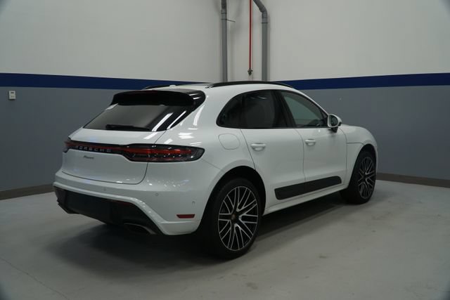Certified 2026 Porsche Macan Turbo AWD/4WD image 10
