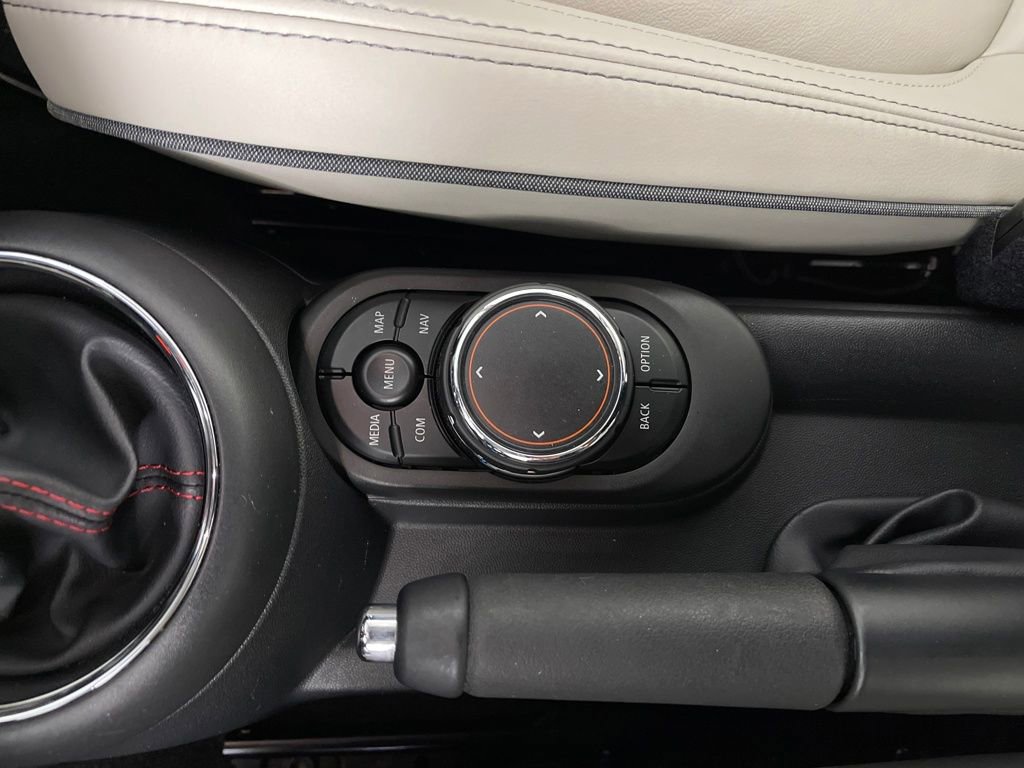 Used 2019 MINI Cooper S w/ Driver Assistance Package image 30