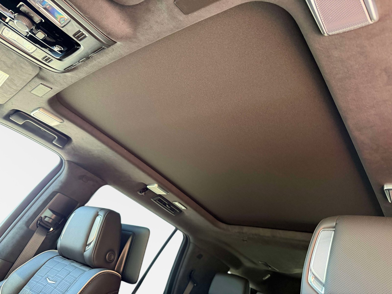 Used 2026 Cadillac Escalade V w/ LPO, ONYX Package image 46