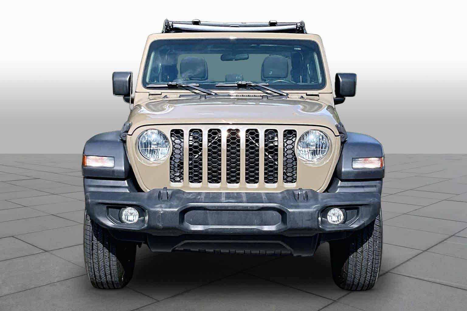 Used 2020 Jeep Gladiator Sport AWD/4WD image 4