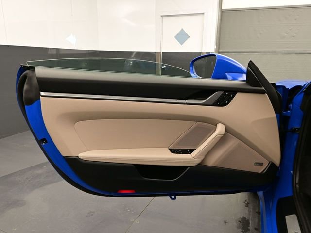 Used 2025 Porsche 911 Carrera RWD image 7