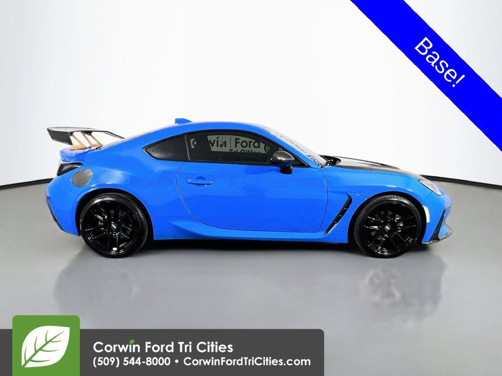 Used 2023 Toyota GR86 RWD image 17