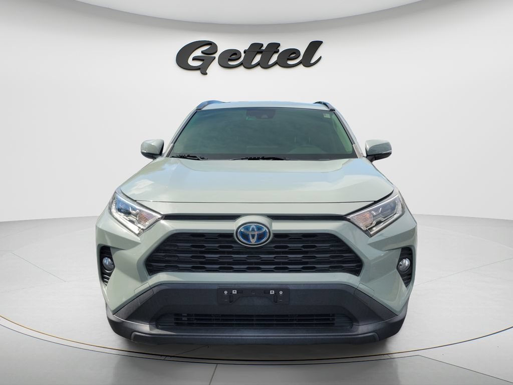 Used 2020 Toyota RAV4 XLE AWD/4WD image 3