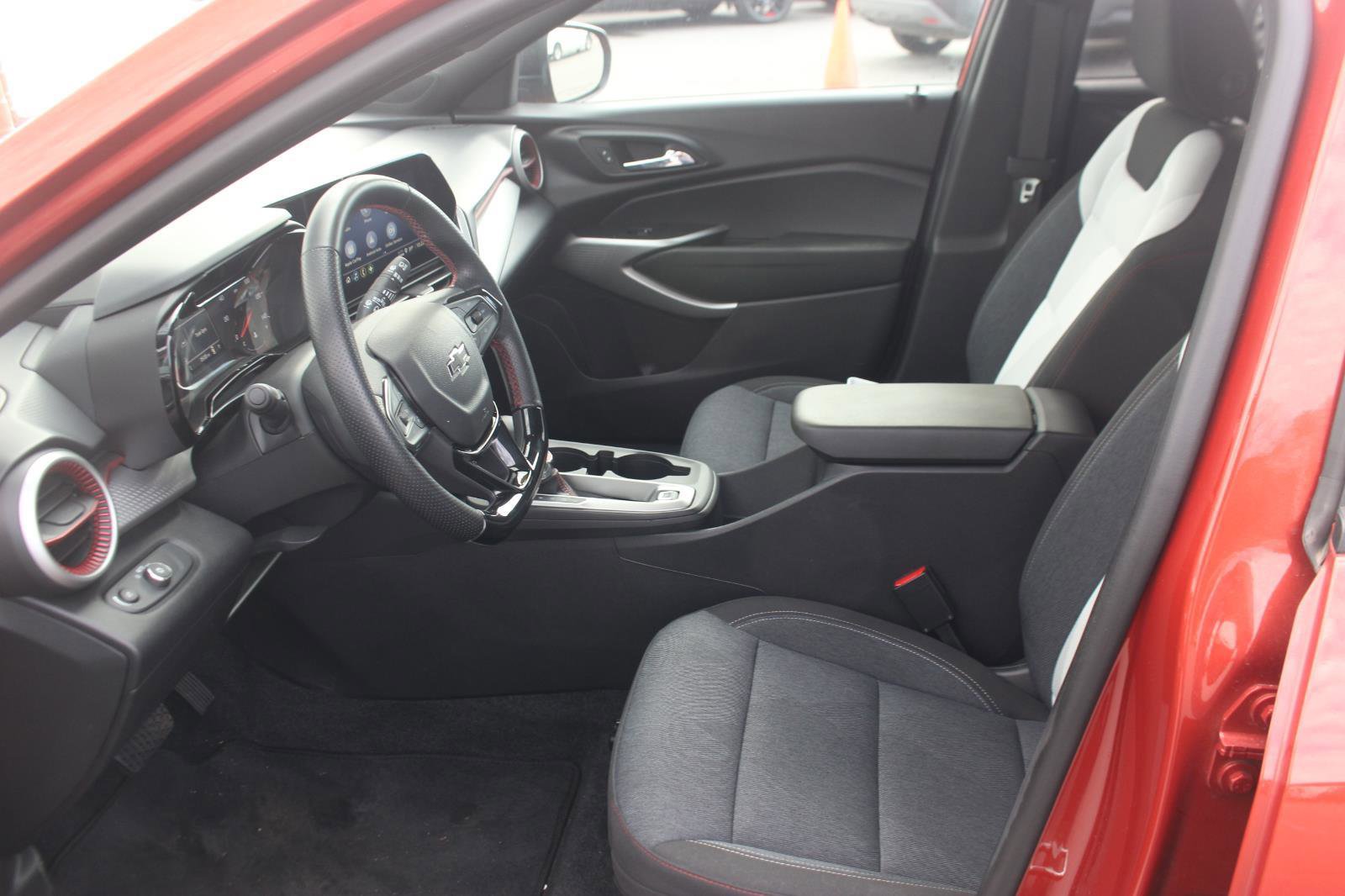 Used 2024 Chevrolet Trax RS w/ Driver Confidence Package image 15