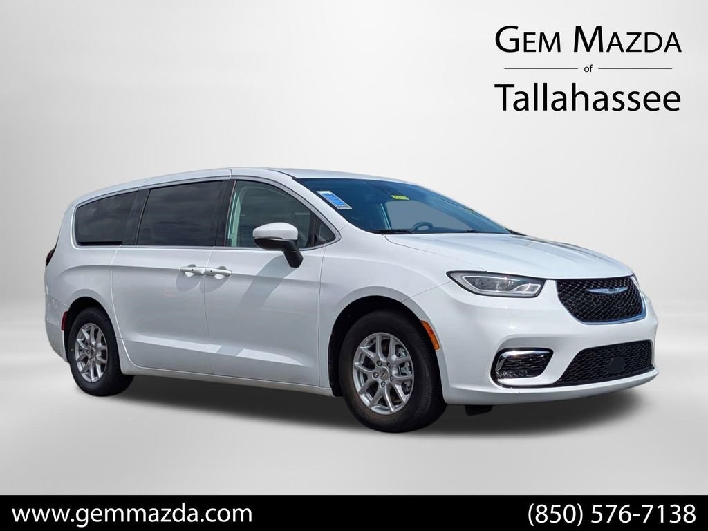Used 2023 Chrysler Pacifica Touring-L