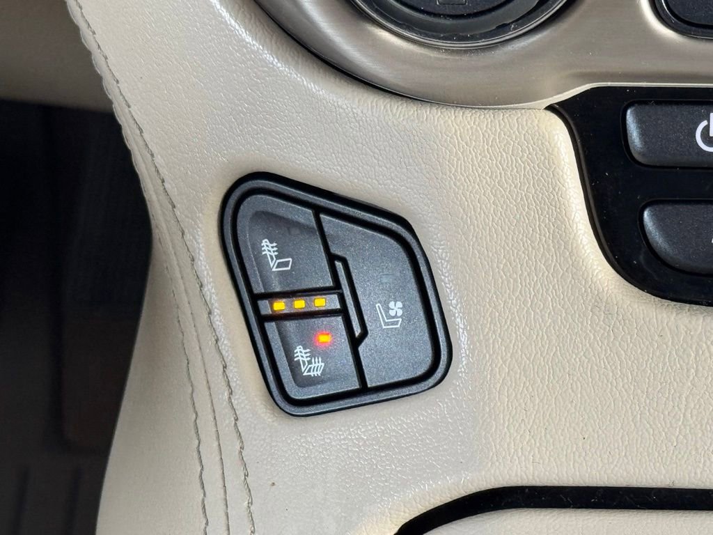 Used 2019 GMC Yukon Denali w/ Denali Ultimate Package image 34