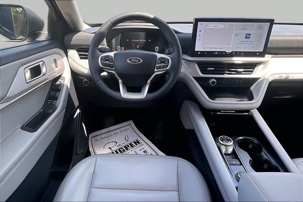 Used 2025 Ford Explorer Active w/ Active Comfort Package RWD image 5