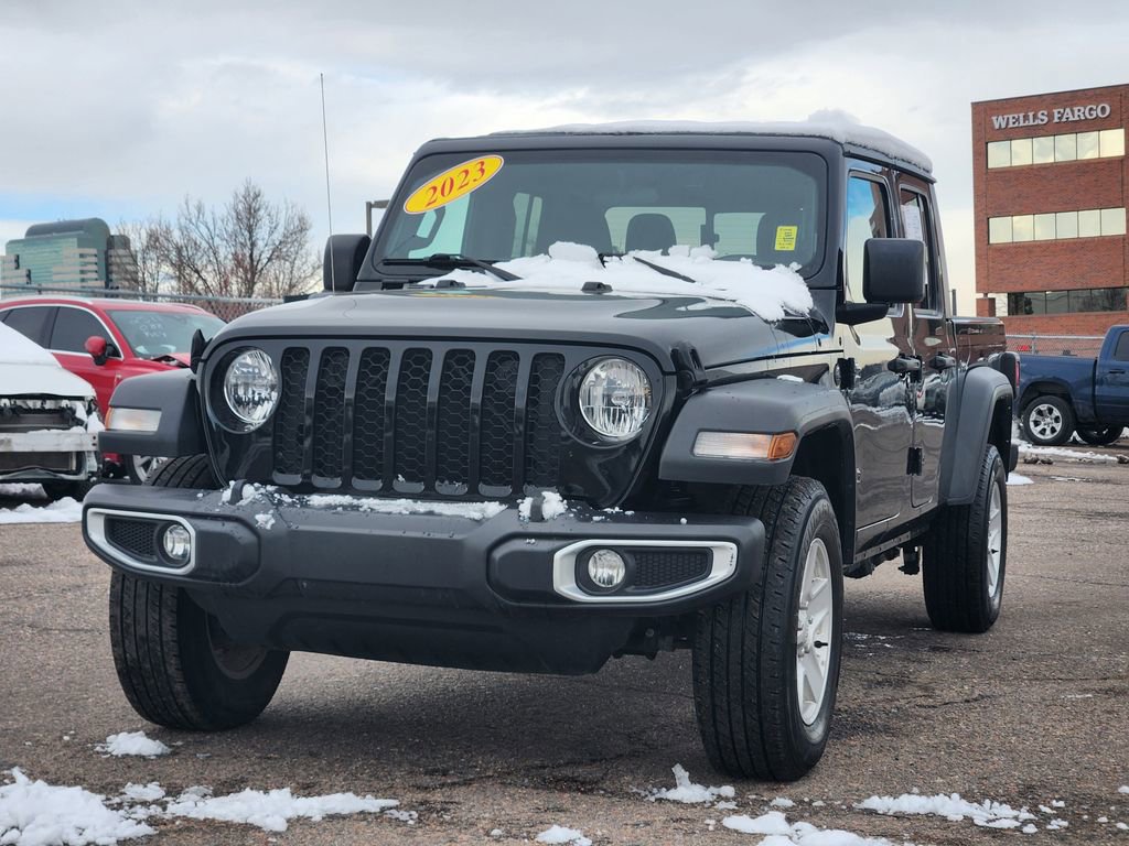 Used 2023 Jeep Gladiator Sport AWD/4WD image 4