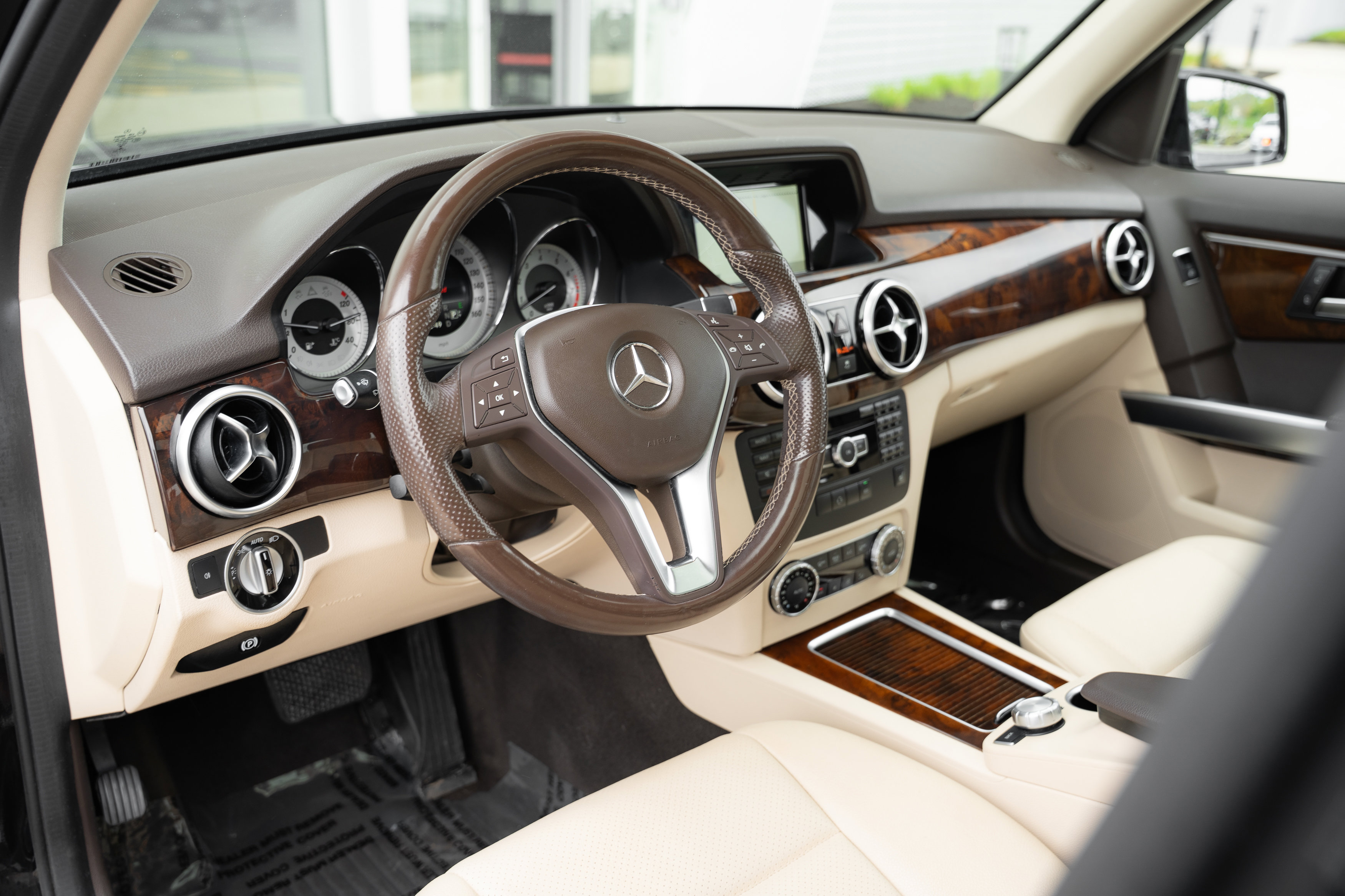 Used 2015 Mercedes-Benz GLK 350 4MATIC image 10