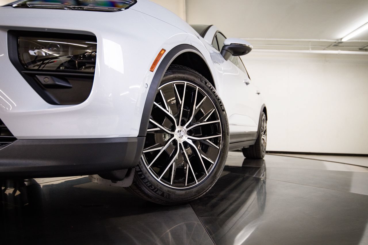 New 2026 Porsche Macan Electric RWD image 12