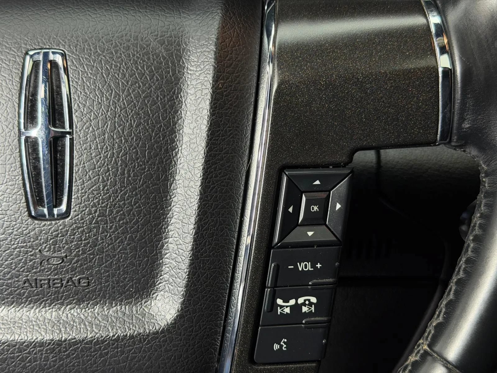 Used 2015 Lincoln Navigator 4WD image 34