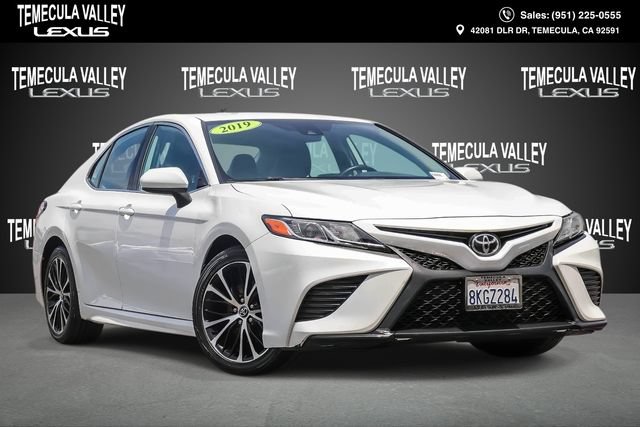 Used 2019 Toyota Camry SE
