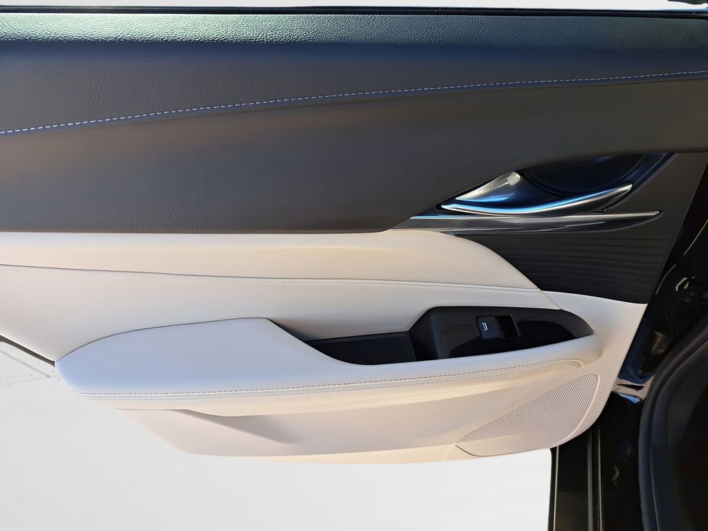 Used 2023 Cadillac CT4 Luxury w/ Cold Weather Package image 7