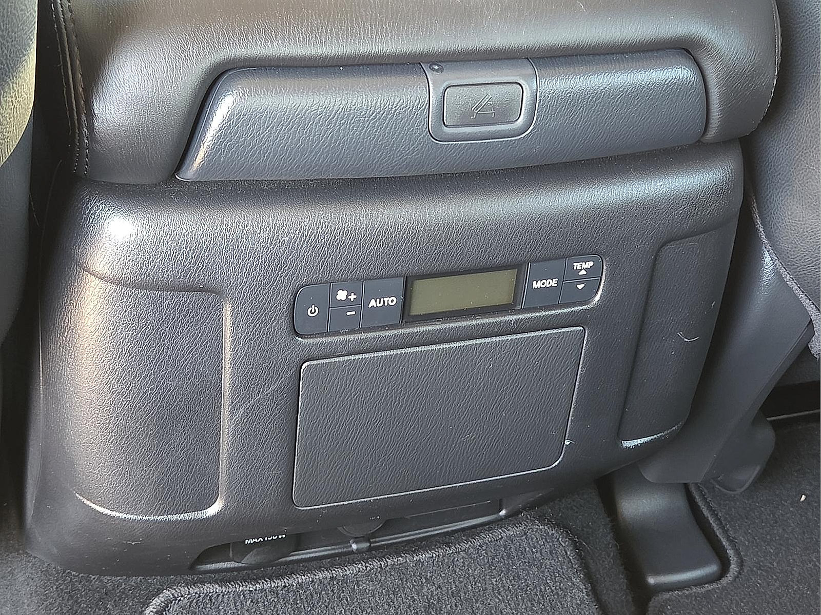 Used 2024 Nissan Armada SL w/ Captain's Chairs Package AWD/4WD image 12