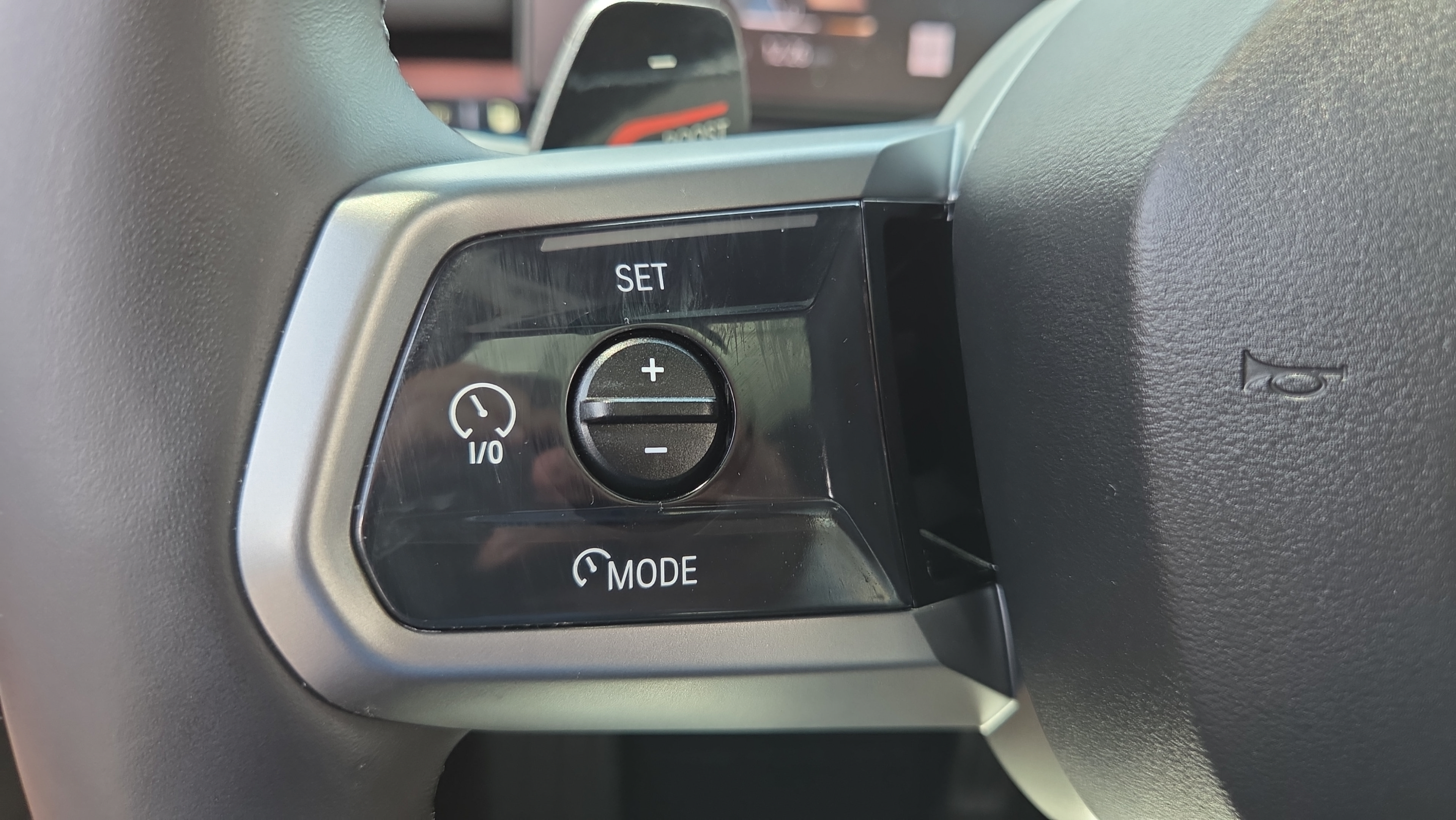 Used 2025 BMW 550e xDrive w/ Premium Package AWD/4WD image 23