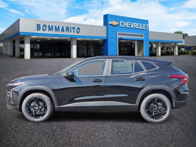 New 2026 Chevrolet Trax LT w/ Driver Confidence Package FWD image 2