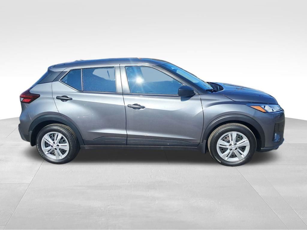 Certified 2025 Nissan Kicks Play S image 7