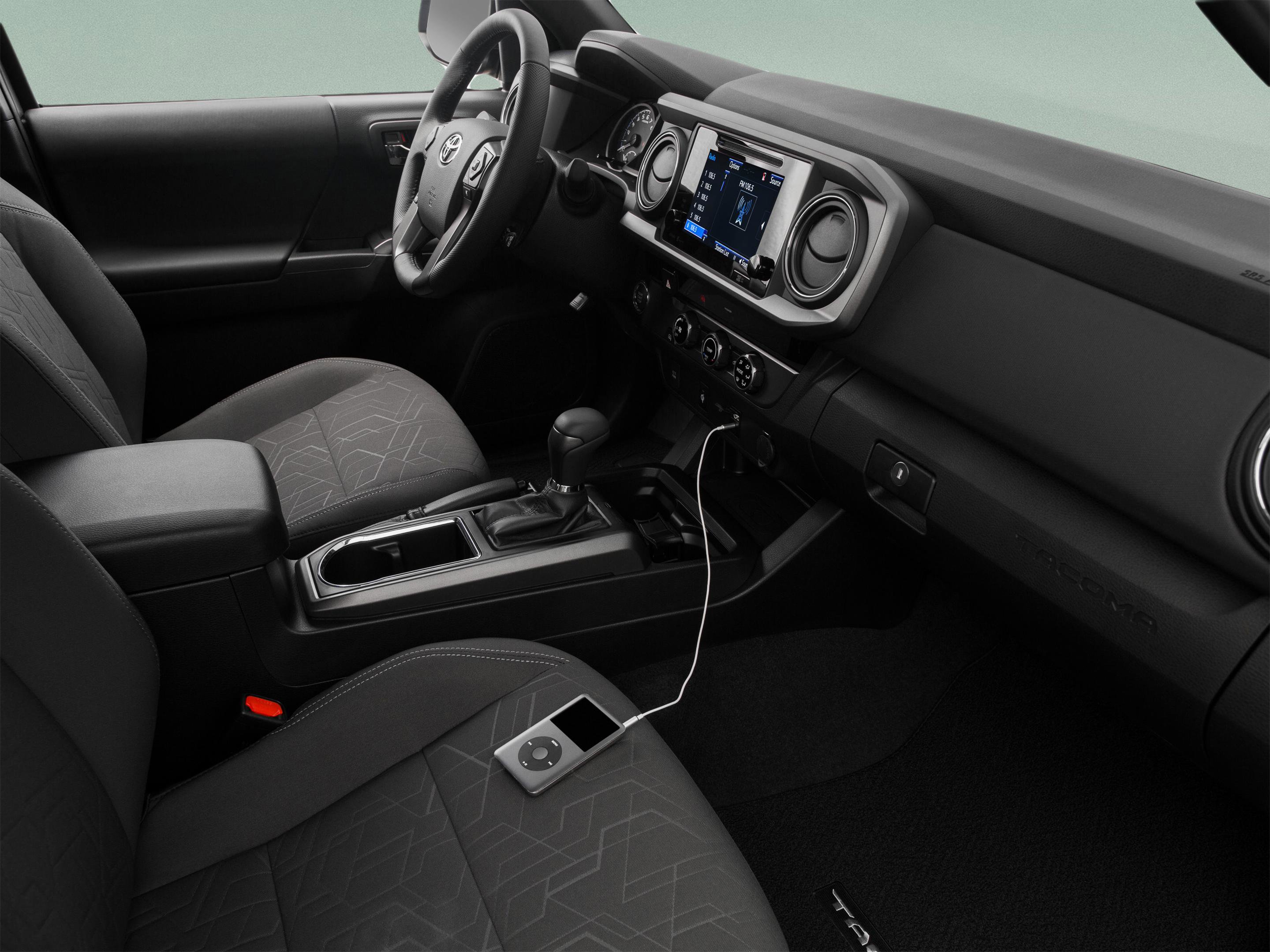 Used 2017 Toyota Tacoma TRD Sport w/ Premium & Technology Package image 26