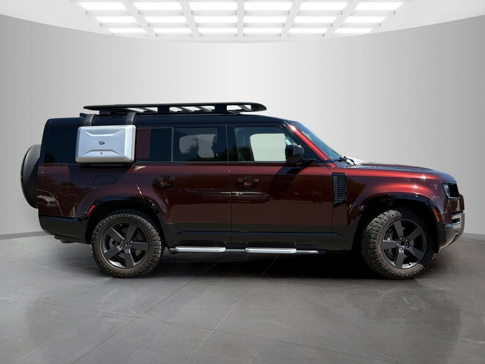Used 2023 Land Rover Defender 130 X-Dynamic SE AWD/4WD image 4