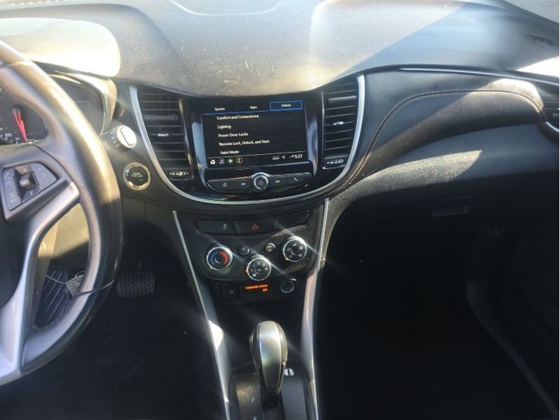Used 2019 Chevrolet Trax LT w/ LT Convenience Package image 13